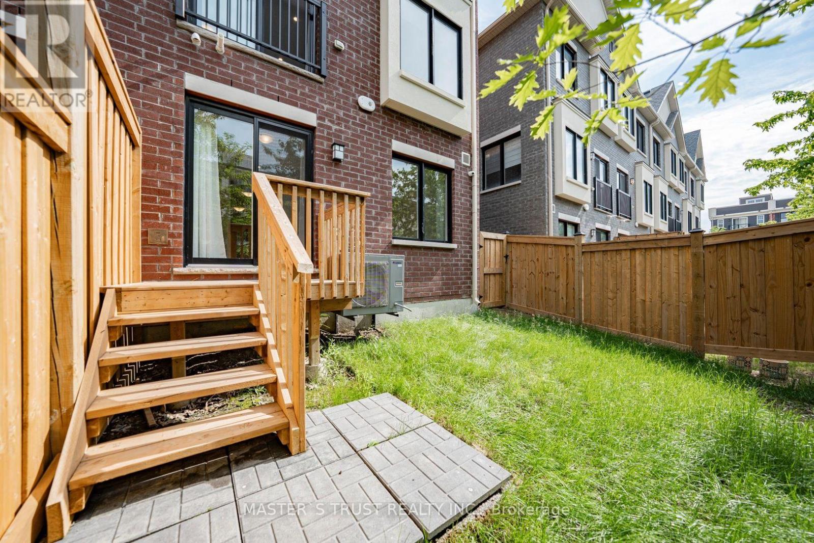 110 COVINGTON CRESCENT - 6