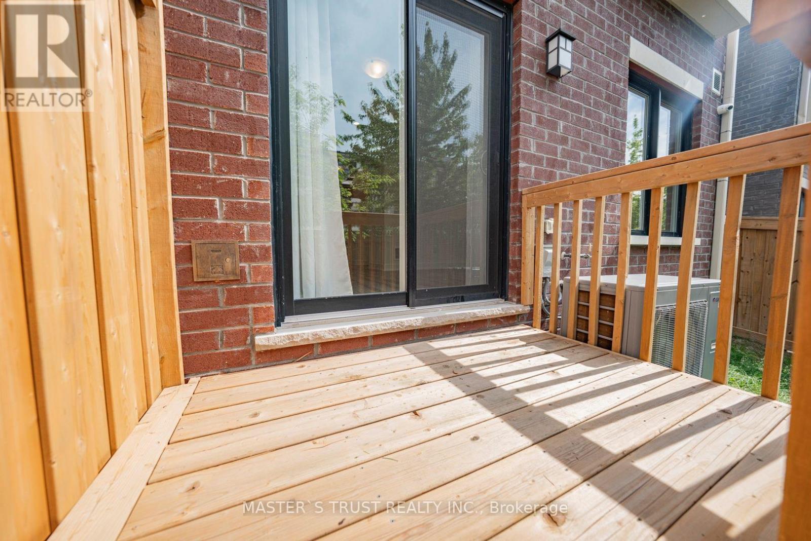 110 COVINGTON CRESCENT - 7