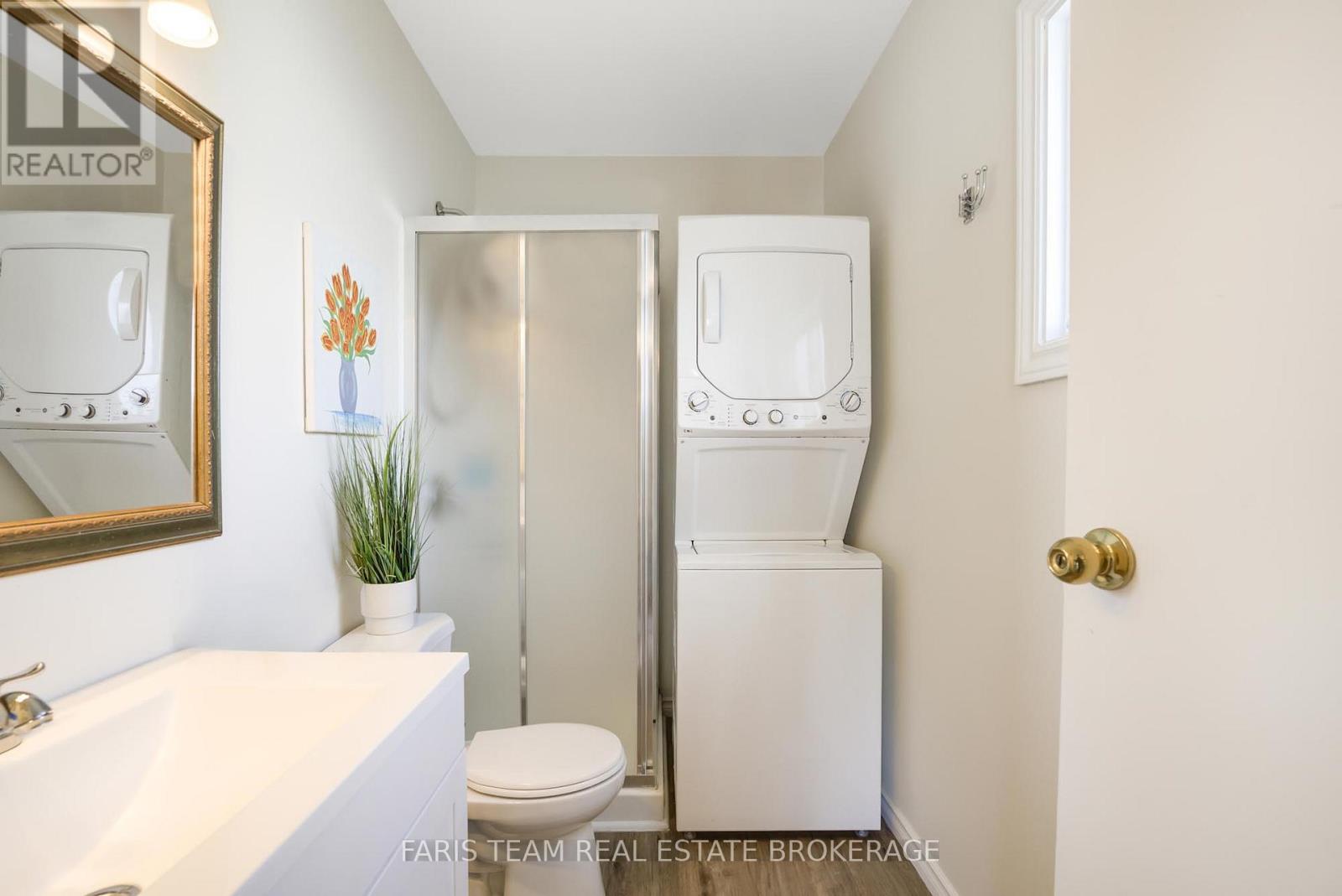 179 JOHN STREET - 17