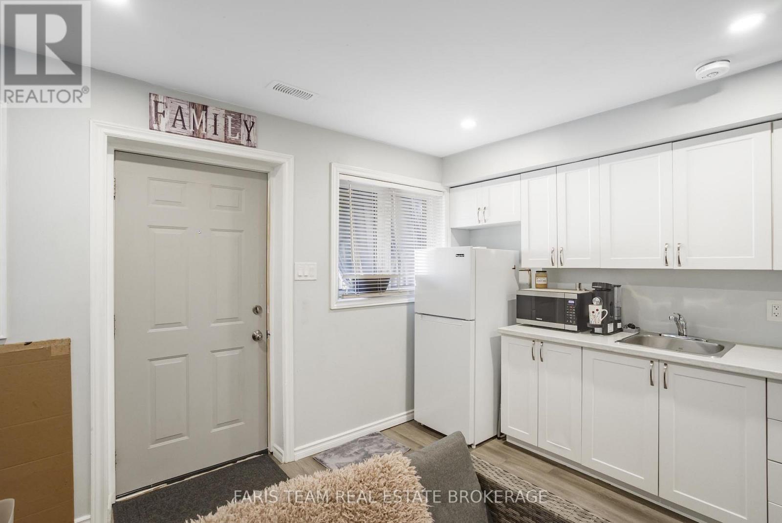 179 JOHN STREET - 21