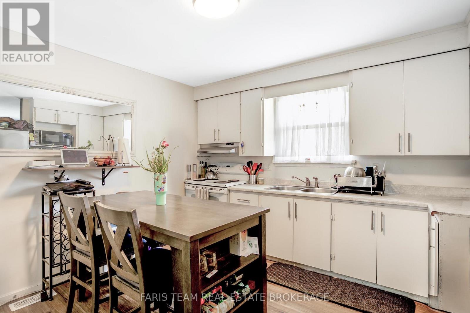 179 JOHN STREET - 4