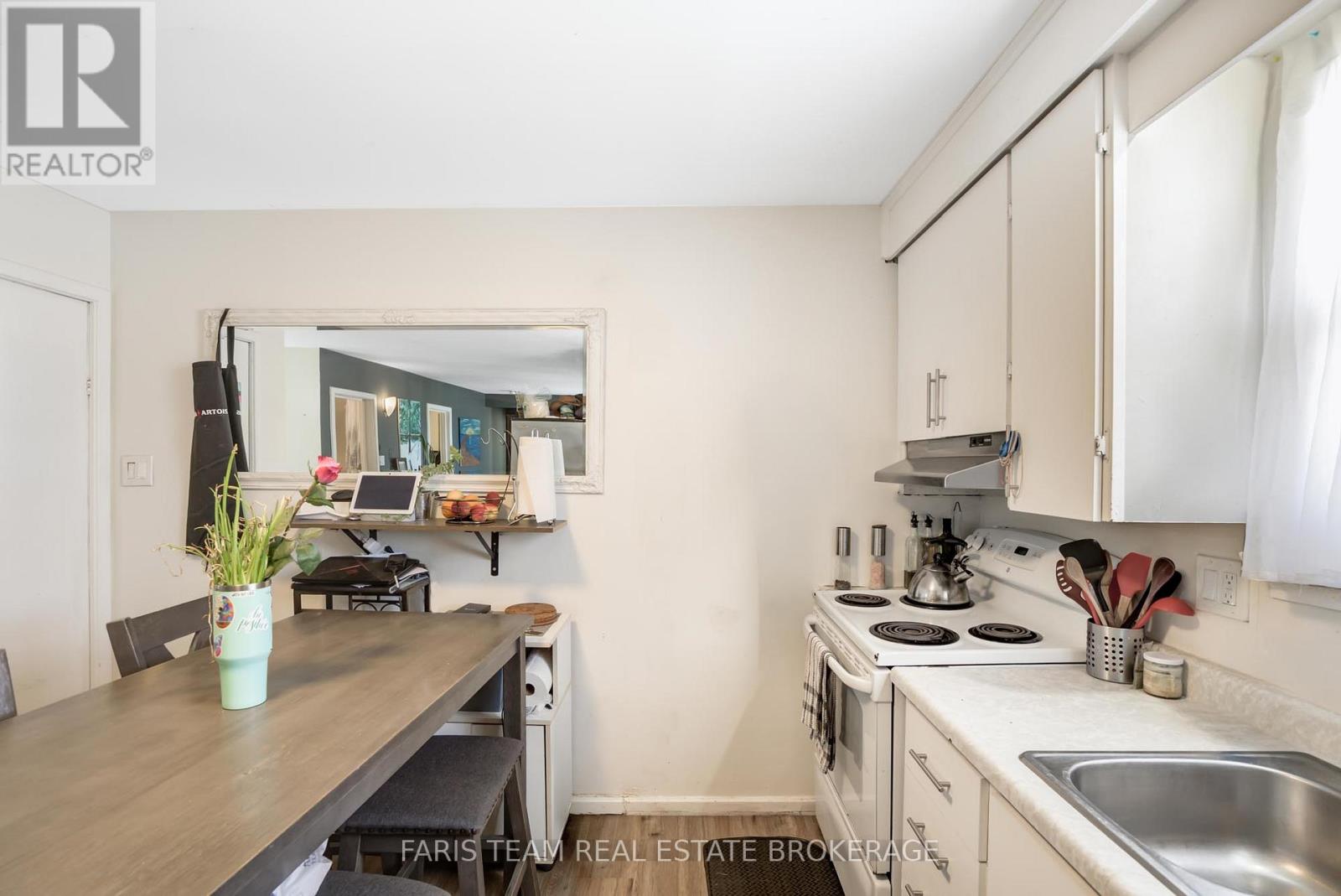 179 JOHN STREET - 5