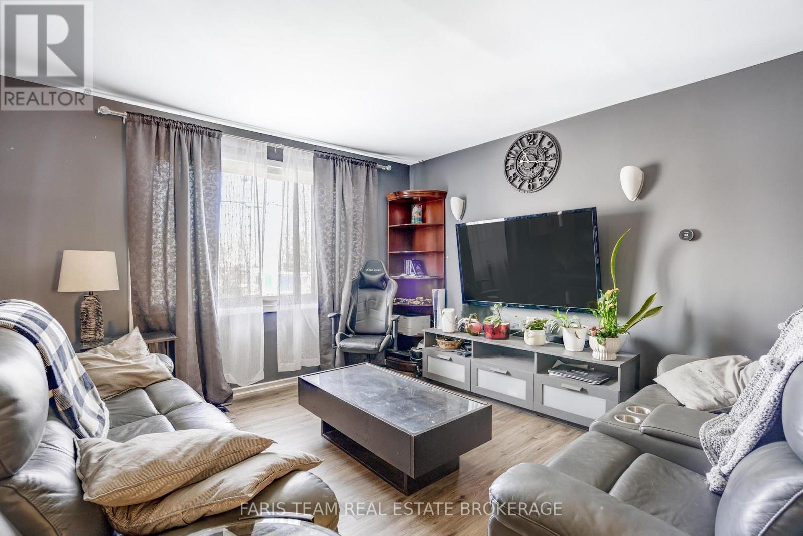 179 JOHN STREET - 6