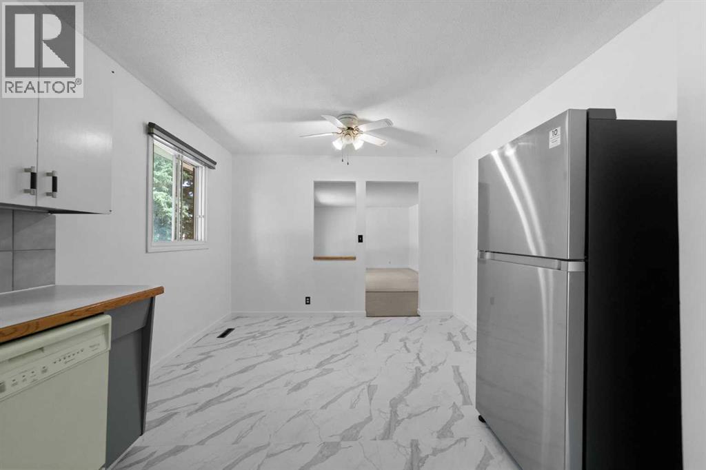 4814 49 Avenue - 10