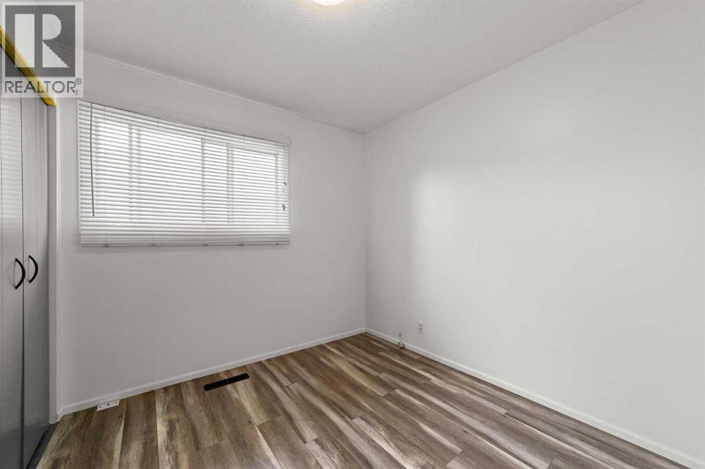 4814 49 Avenue - 13