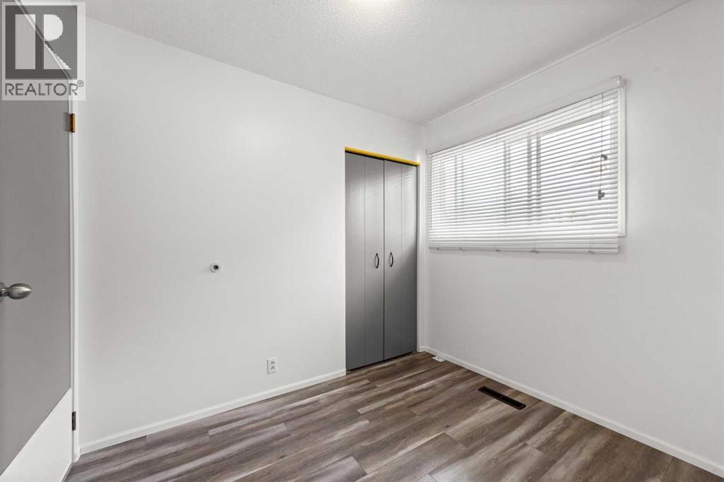 4814 49 Avenue - 14