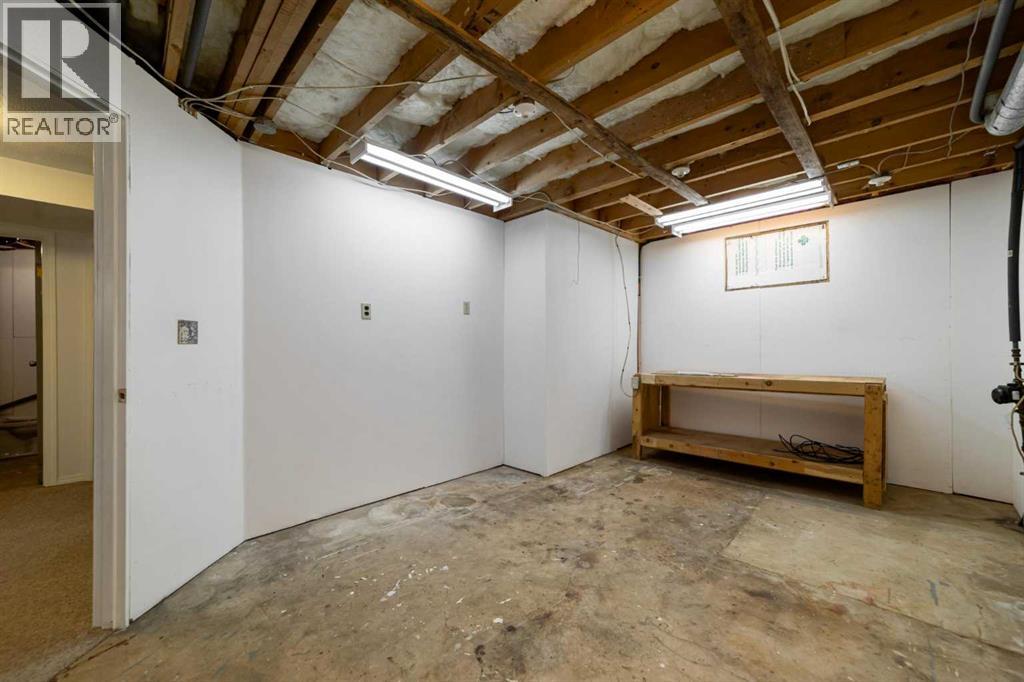 4814 49 Avenue - 23