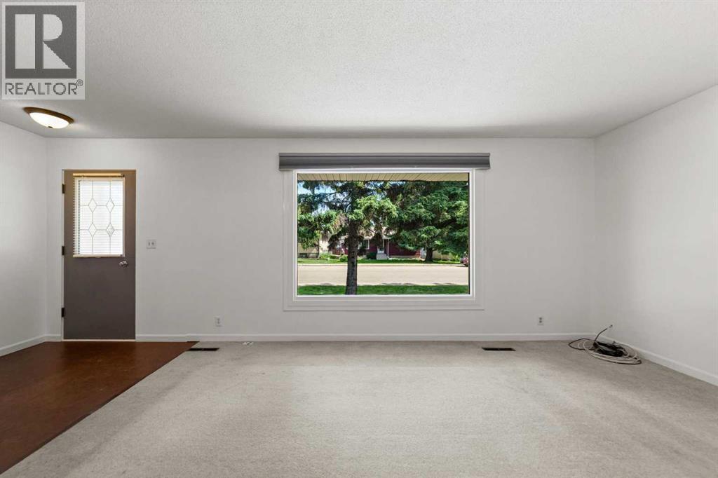 4814 49 Avenue - 4