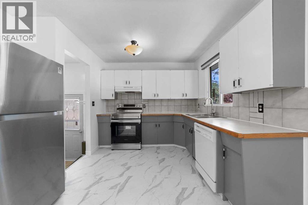 4814 49 Avenue - 8