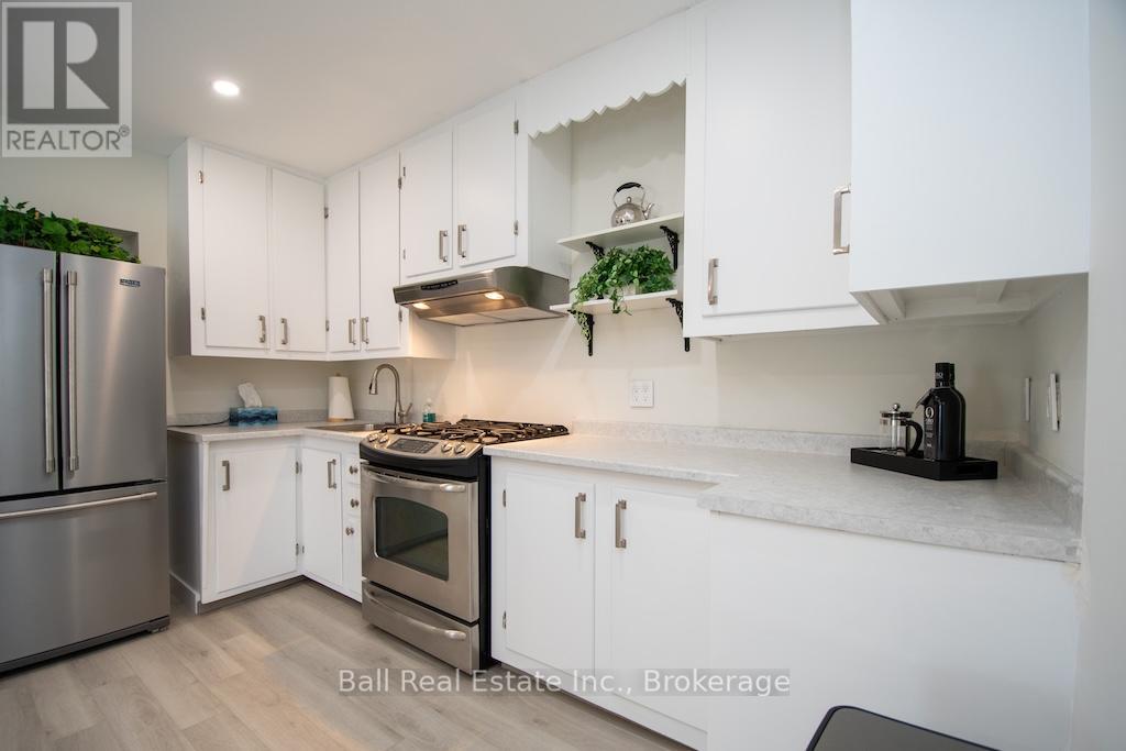 28 BOOTH STREET N - 19