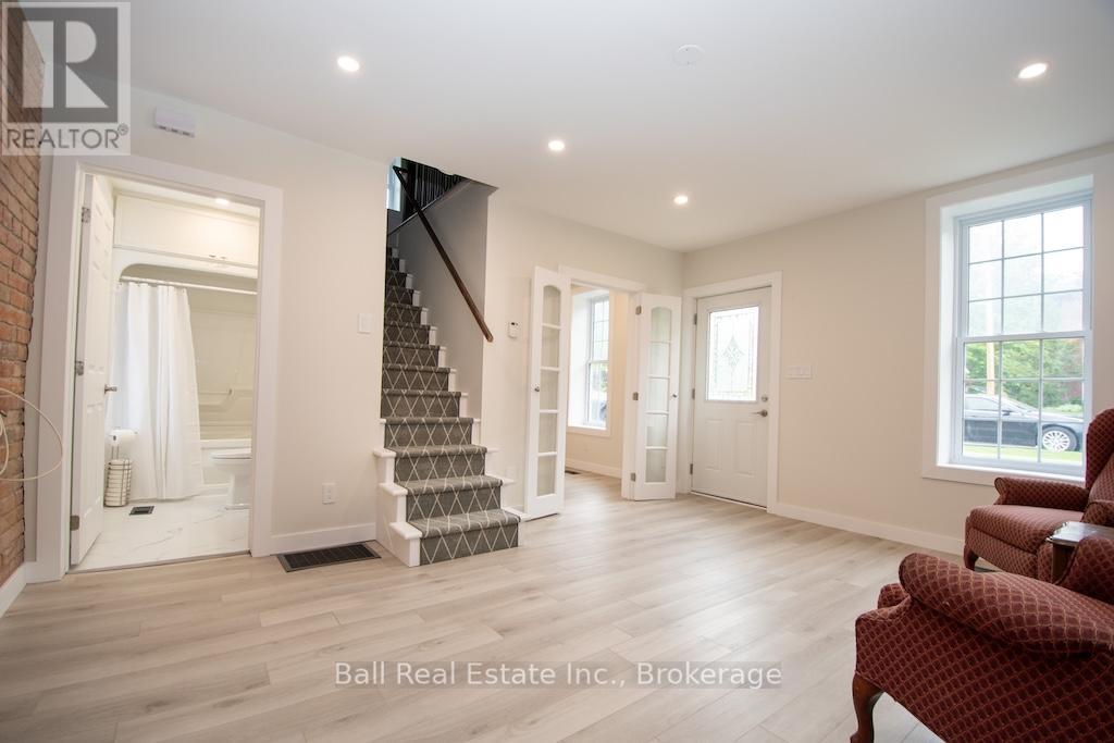 28 BOOTH STREET N - 13