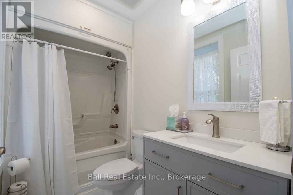 28 BOOTH STREET N - 26