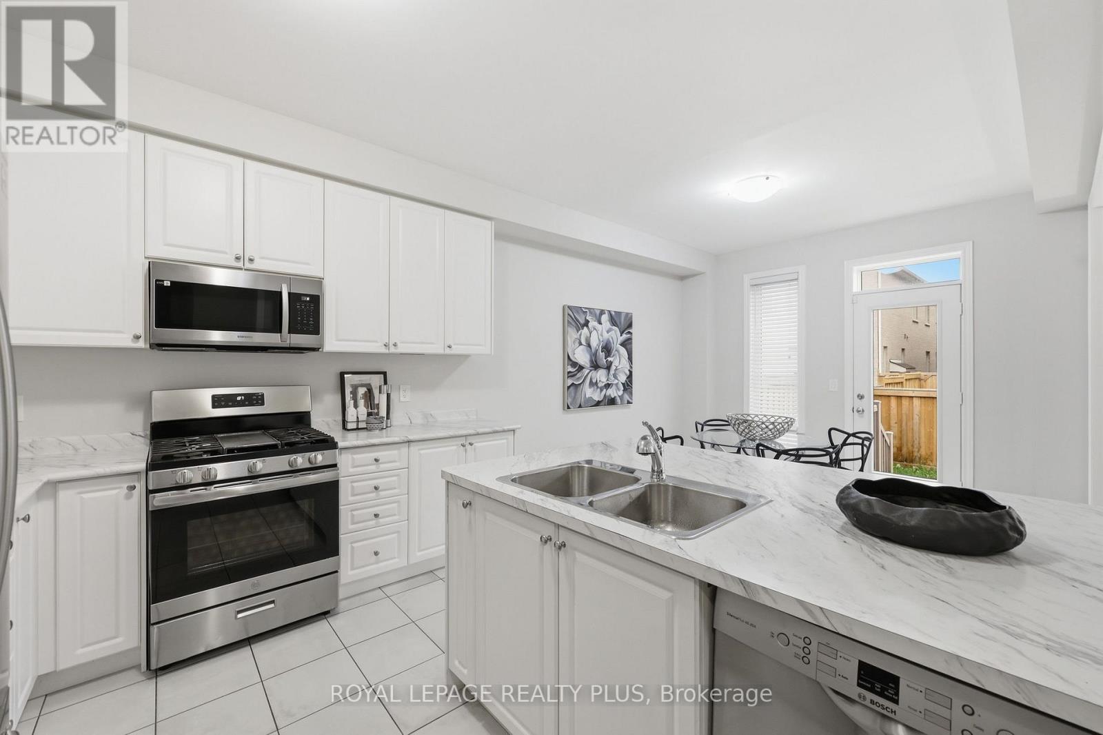 1527 CARR LANDING - 17