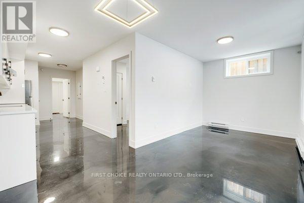 271 QUEEN MARY STREET - 21