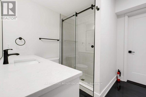 271 QUEEN MARY STREET - 29