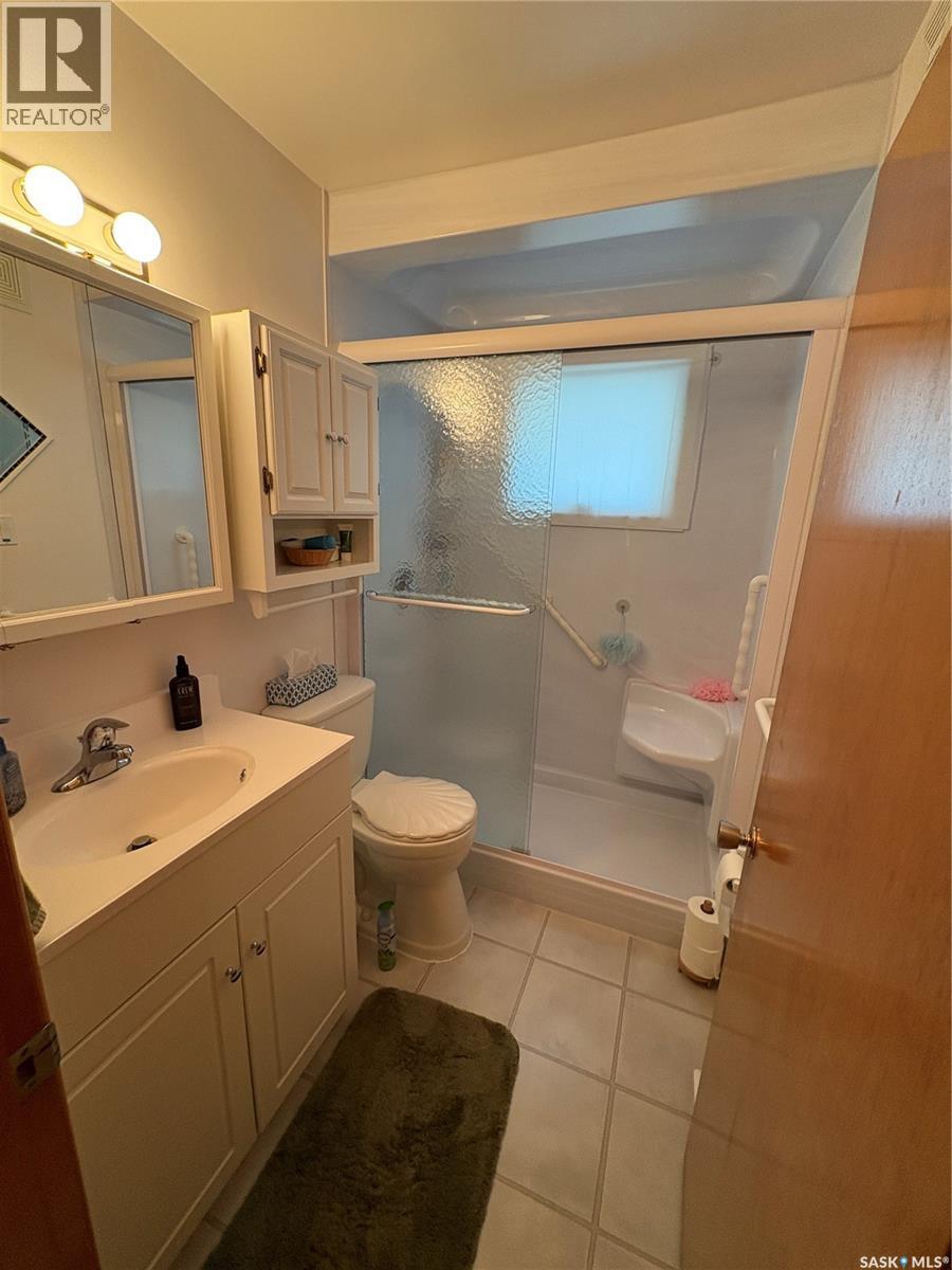 206 March AVENUE E - 16
