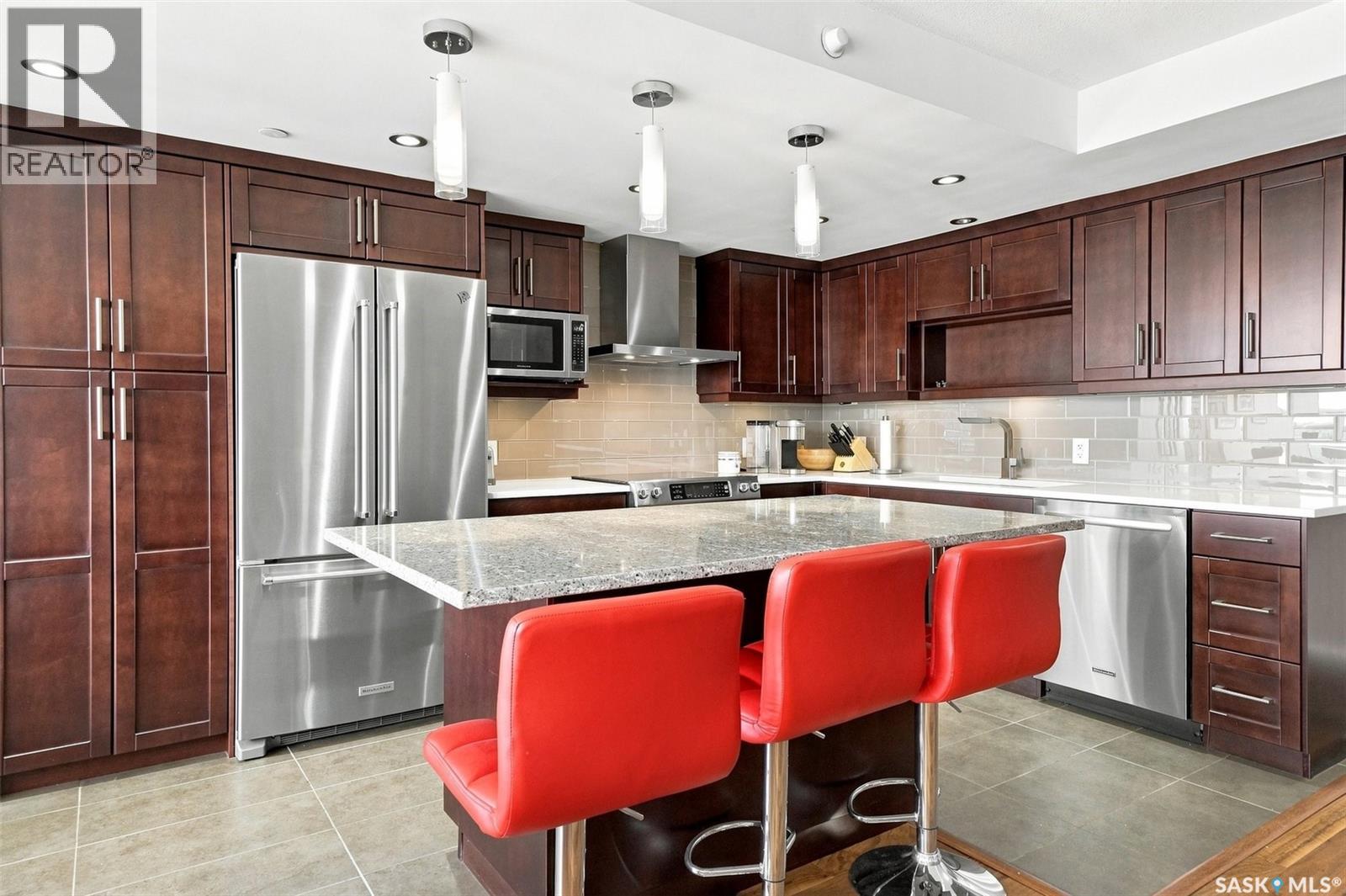 #2102 315 5th AVENUE N - 10