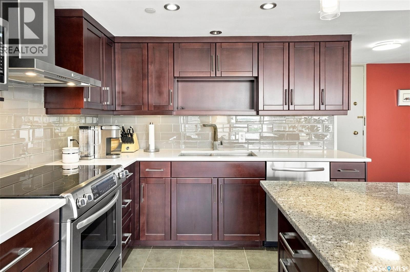 #2102 315 5th AVENUE N - 14