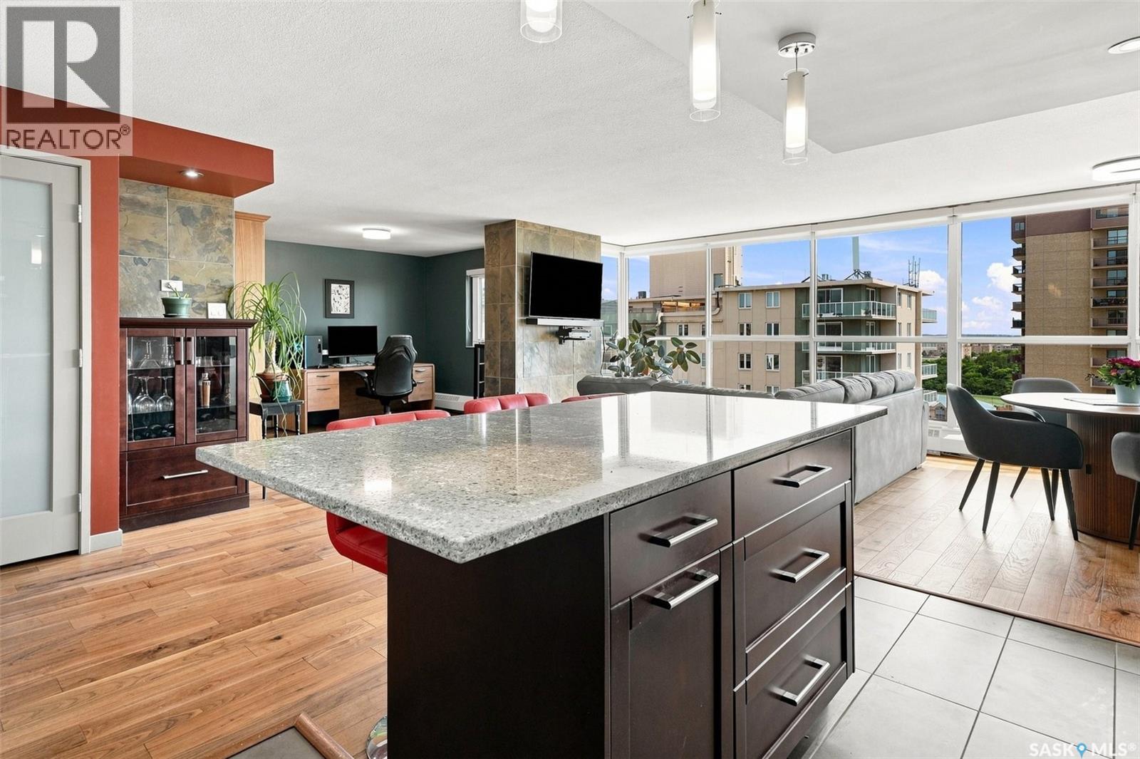 #2102 315 5th AVENUE N - 15