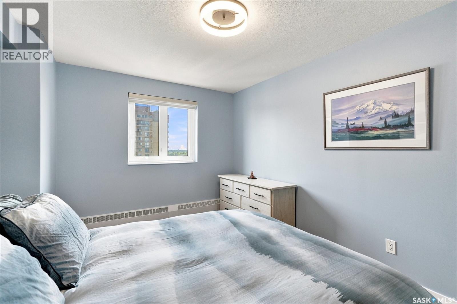 #2102 315 5th AVENUE N - 23