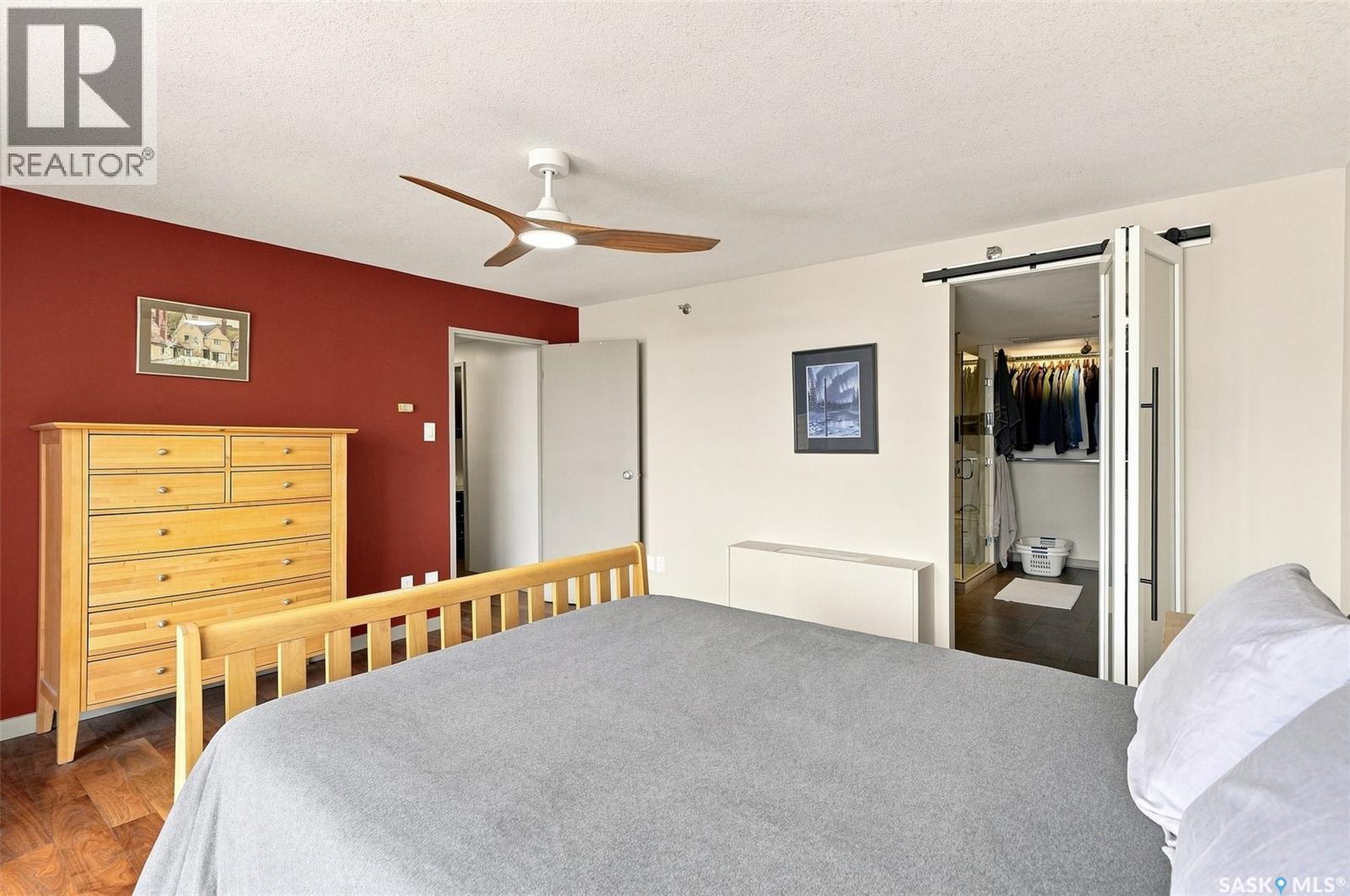 #2102 315 5th AVENUE N - 26