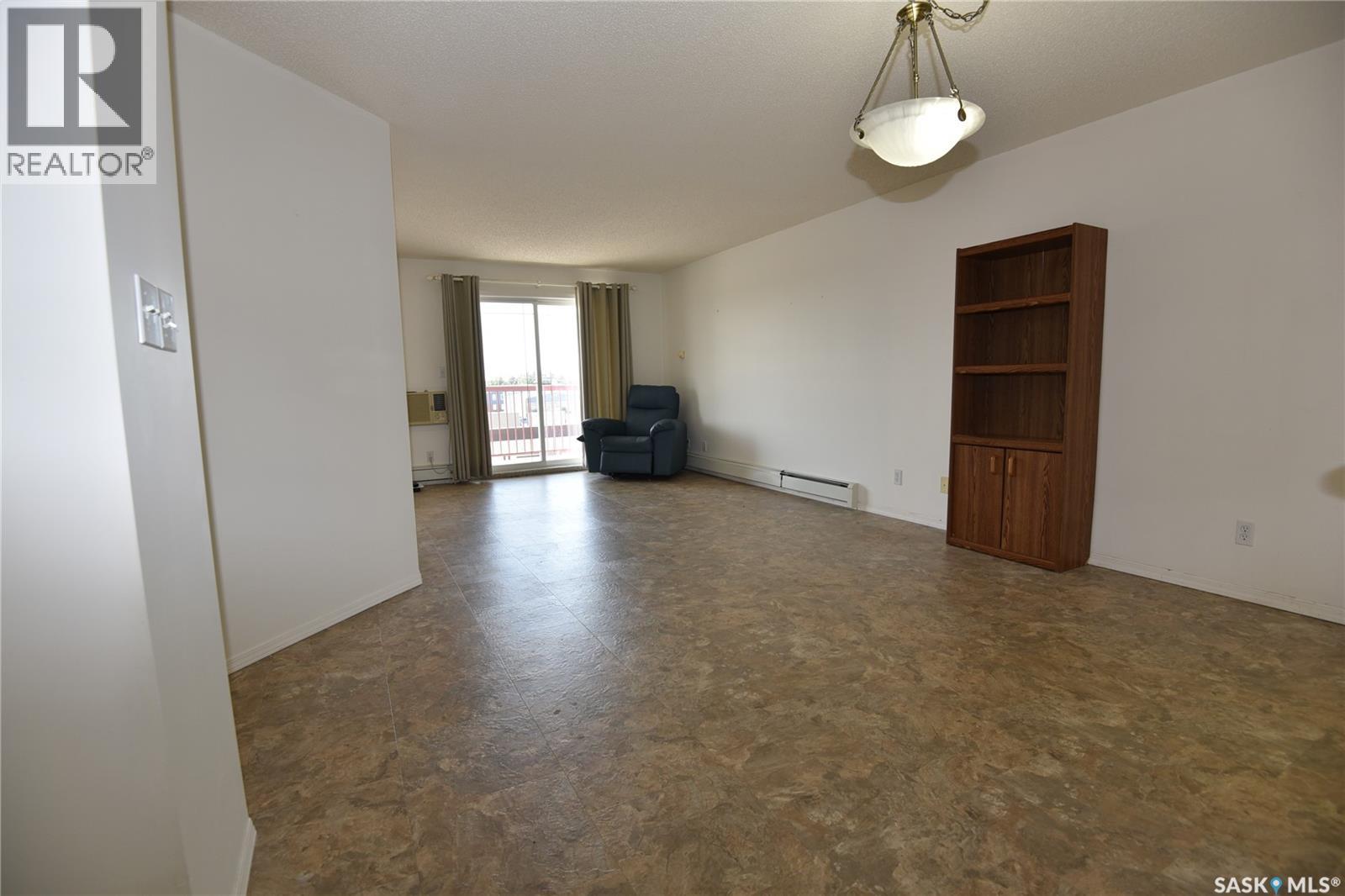 #407 220 1st STREET E - 10