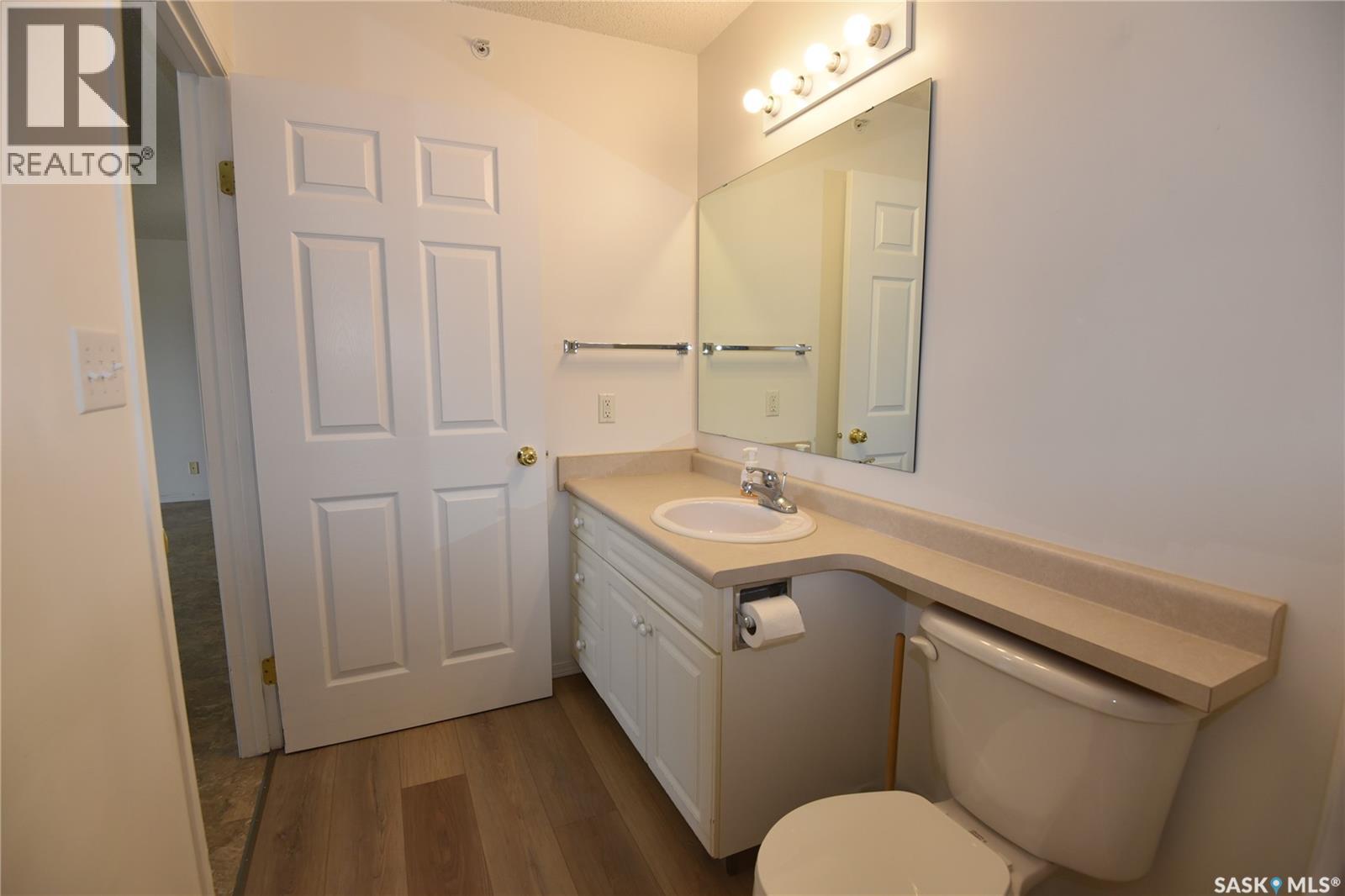 #407 220 1st STREET E - 18