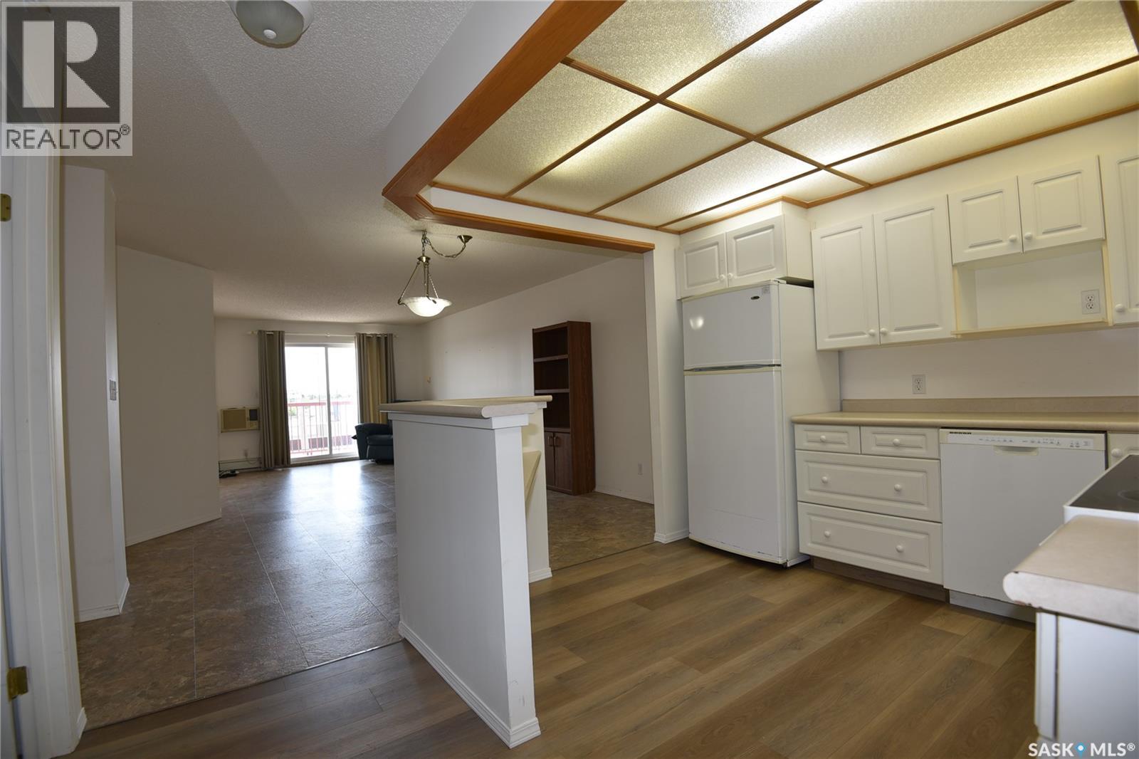 #407 220 1st STREET E - 2