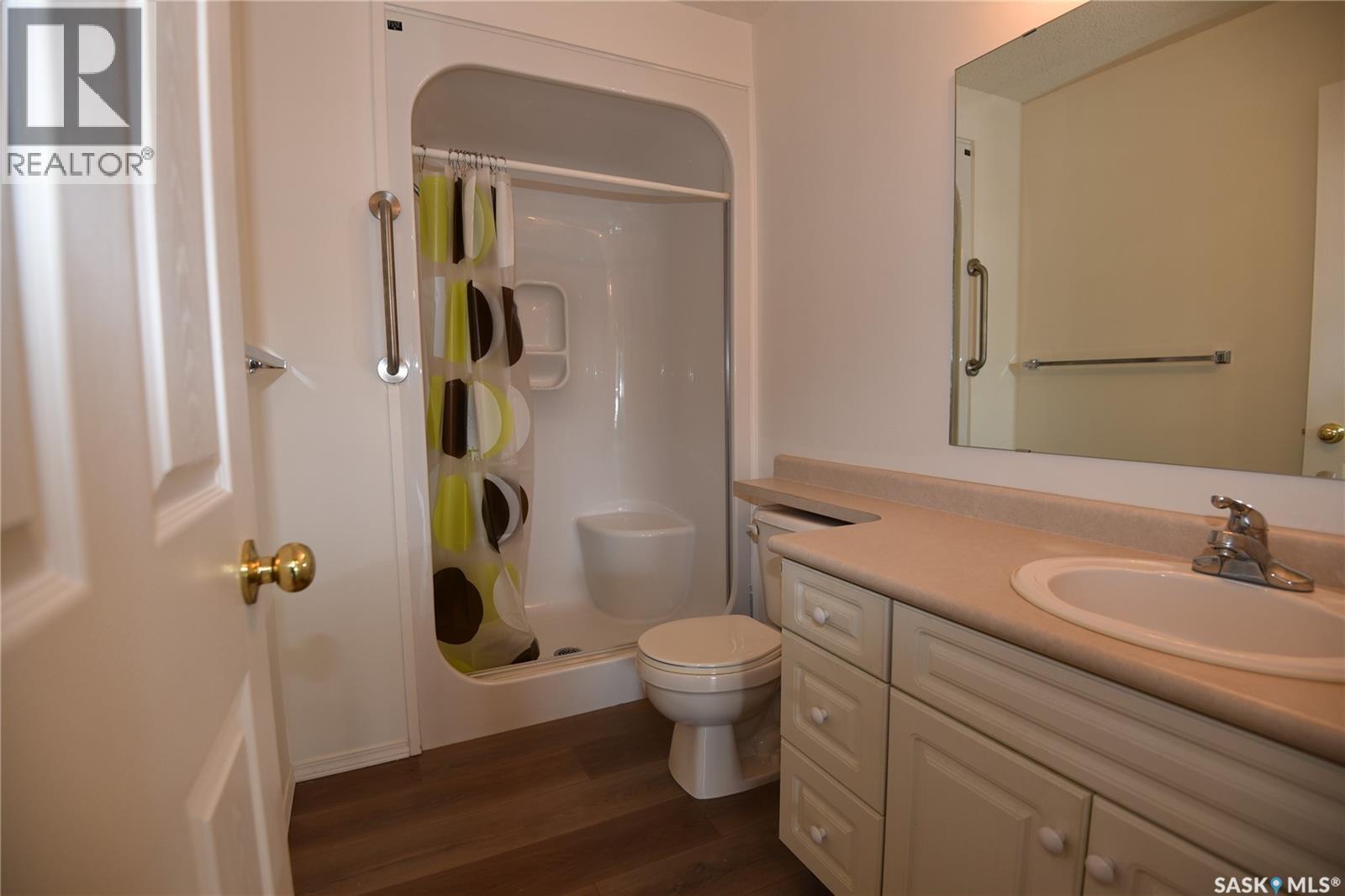 #407 220 1st STREET E - 22