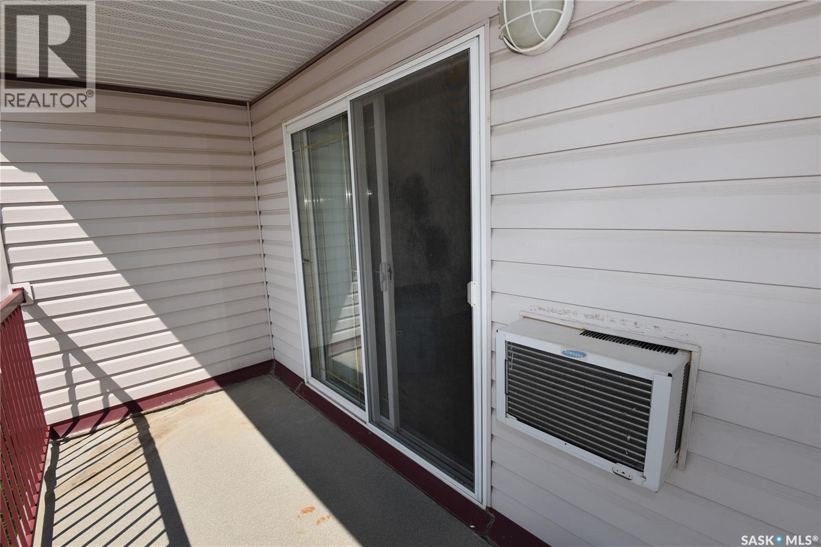 #407 220 1st STREET E - 28