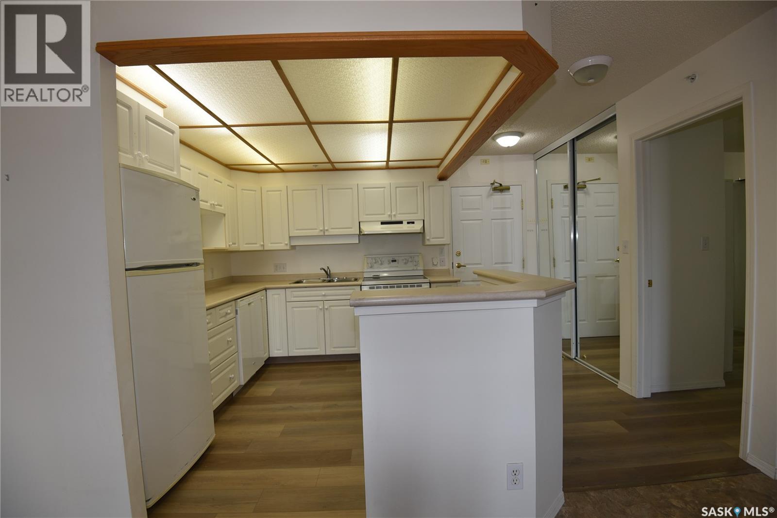 #407 220 1st STREET E - 3