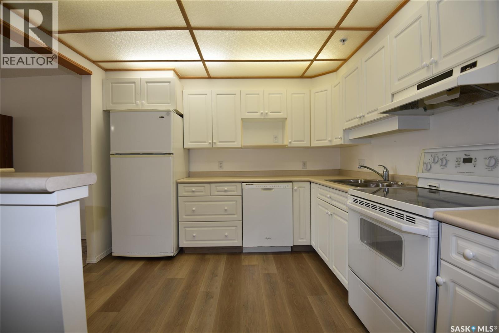#407 220 1st STREET E - 6