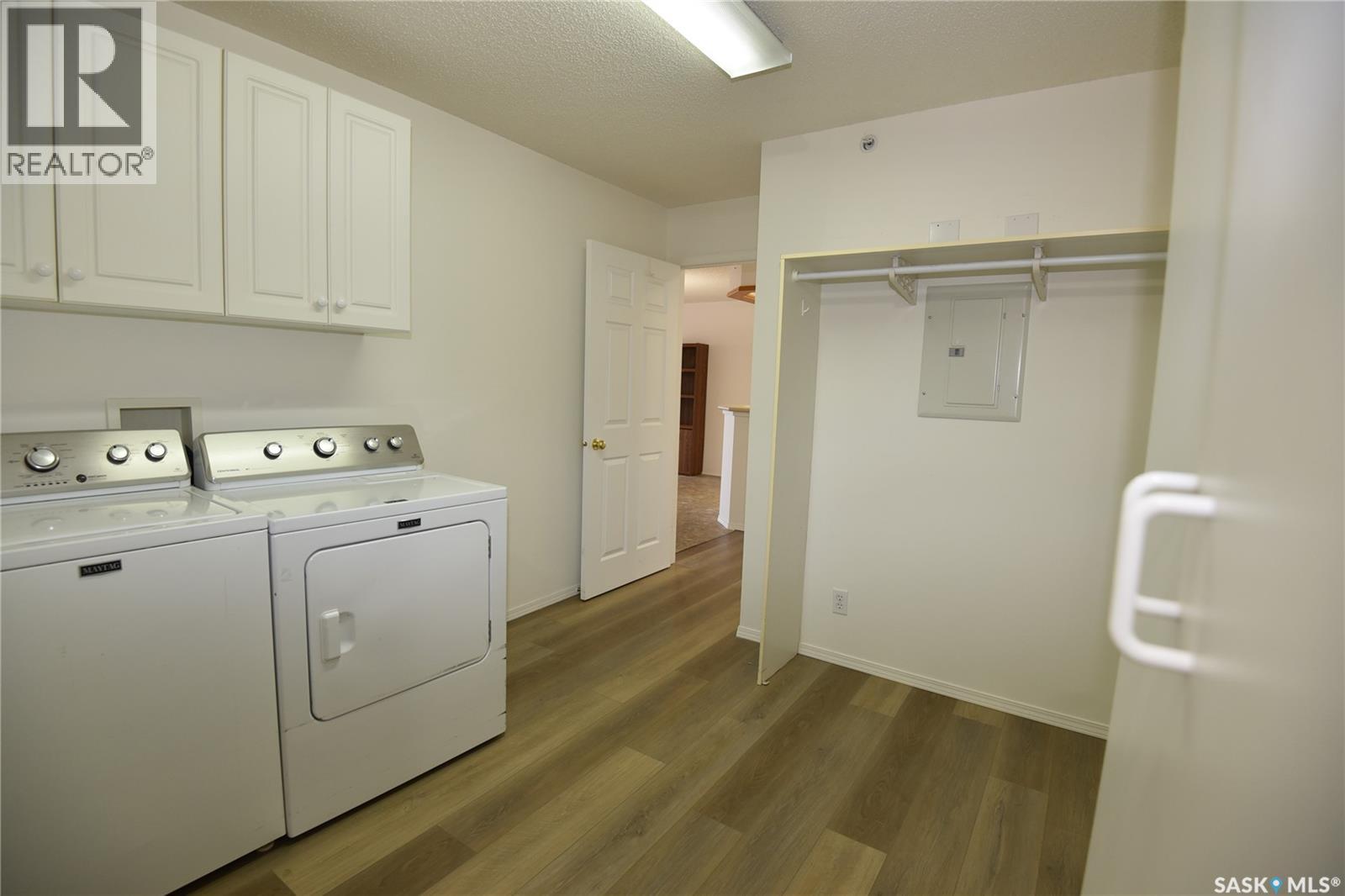 #407 220 1st STREET E - 9
