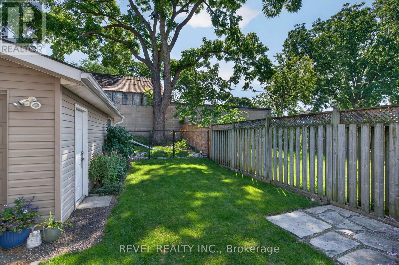 9 DAVIDSON STREET - 27