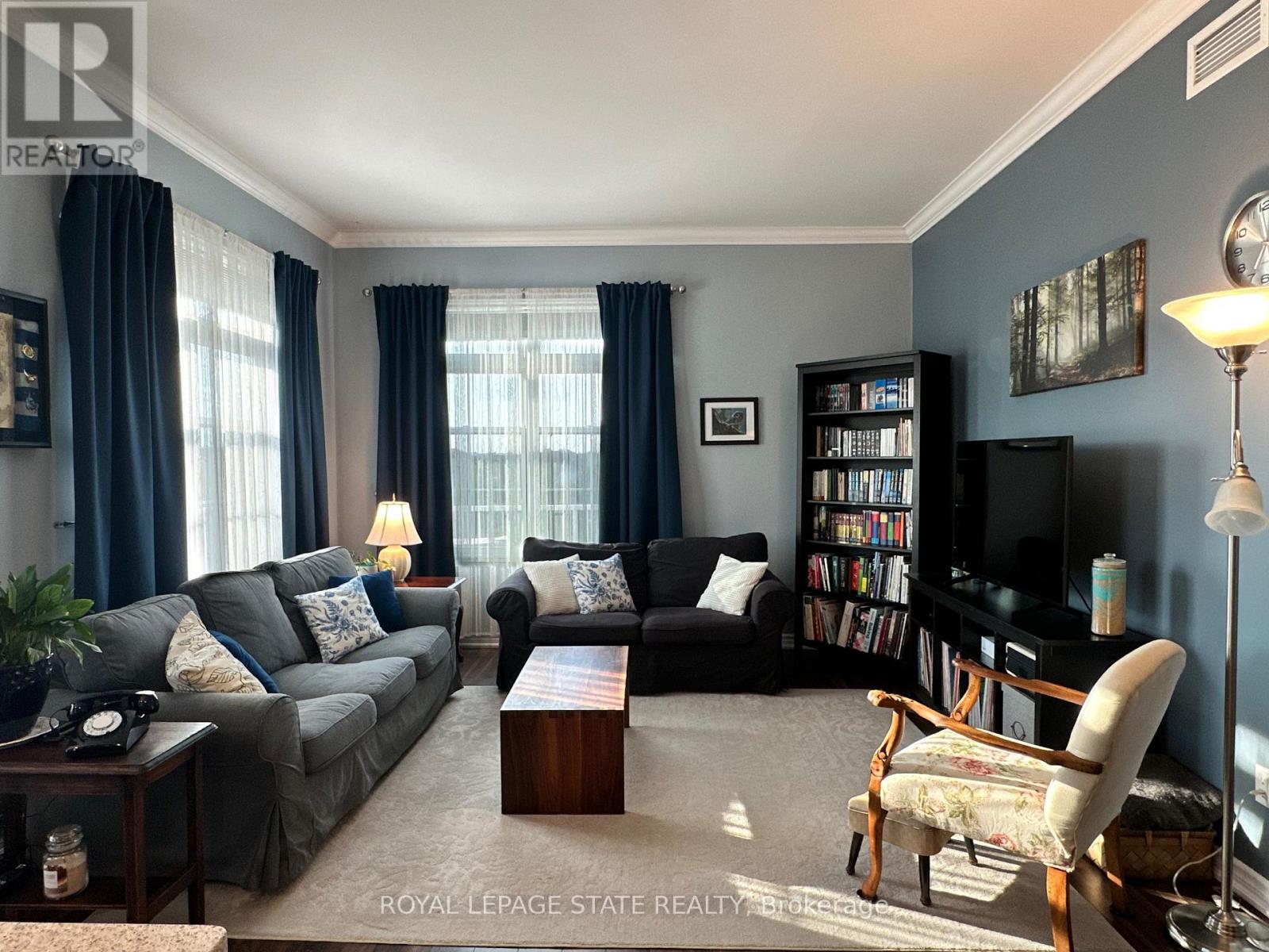 #307 14 SAUNDERS DRIVE - 12