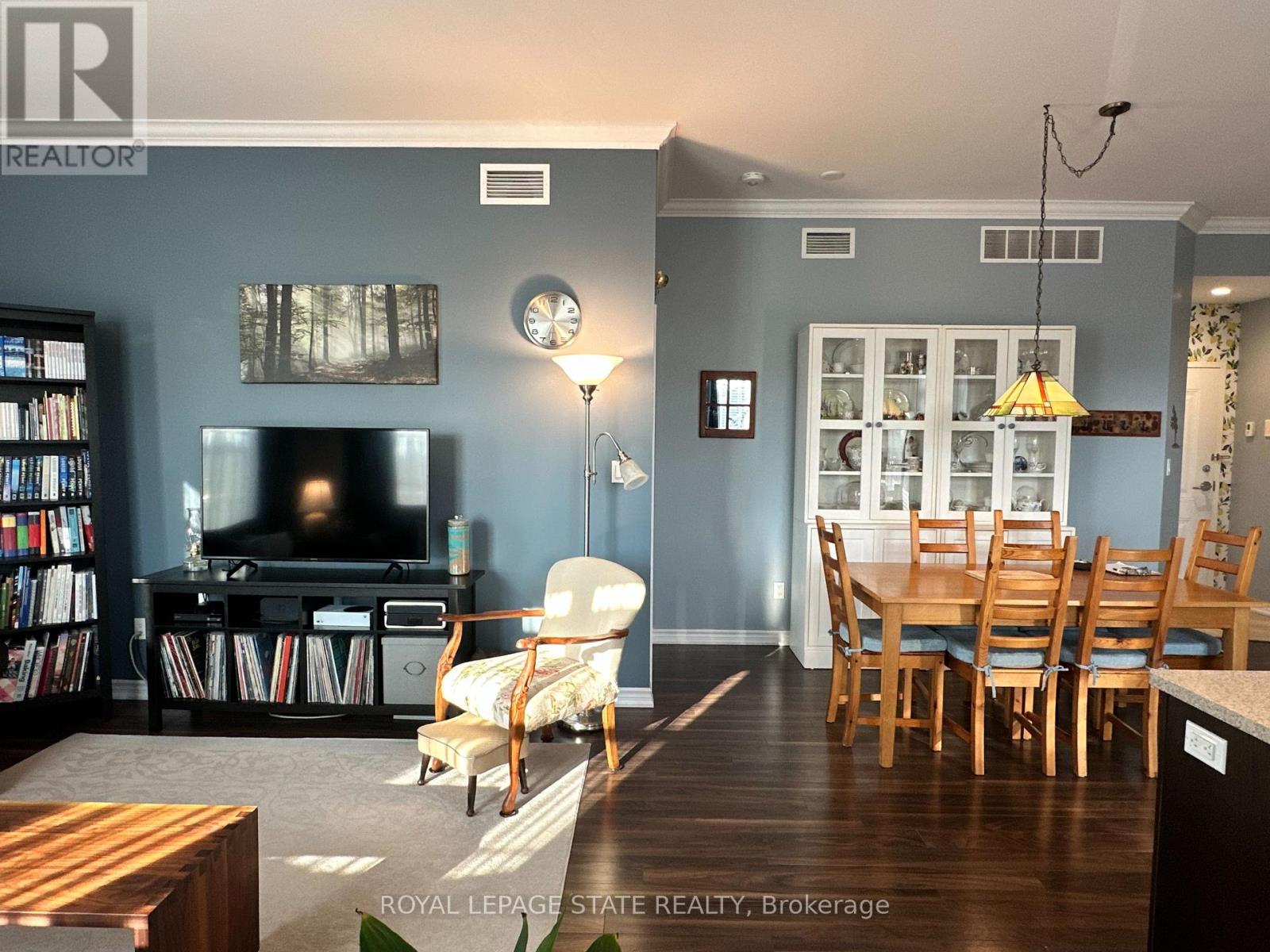 #307 14 SAUNDERS DRIVE - 14