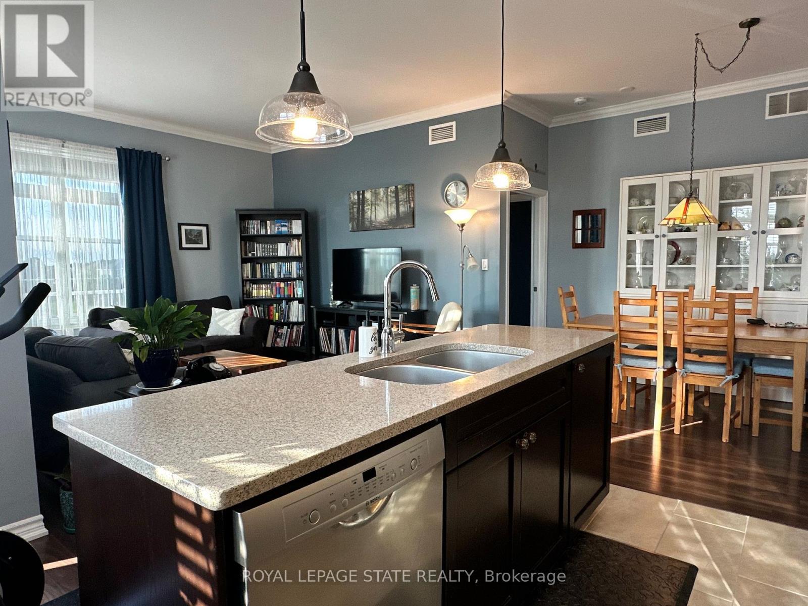 #307 14 SAUNDERS DRIVE - 15