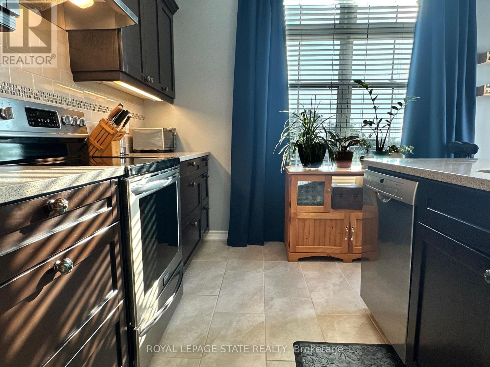 #307 14 SAUNDERS DRIVE - 19
