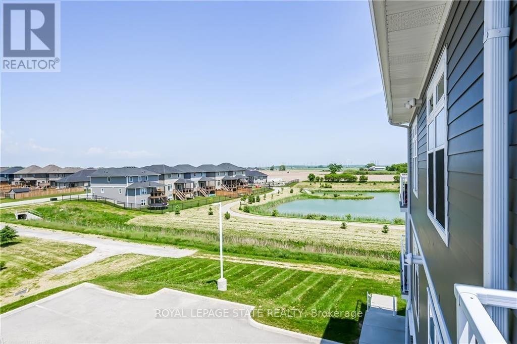 #307 14 SAUNDERS DRIVE - 33