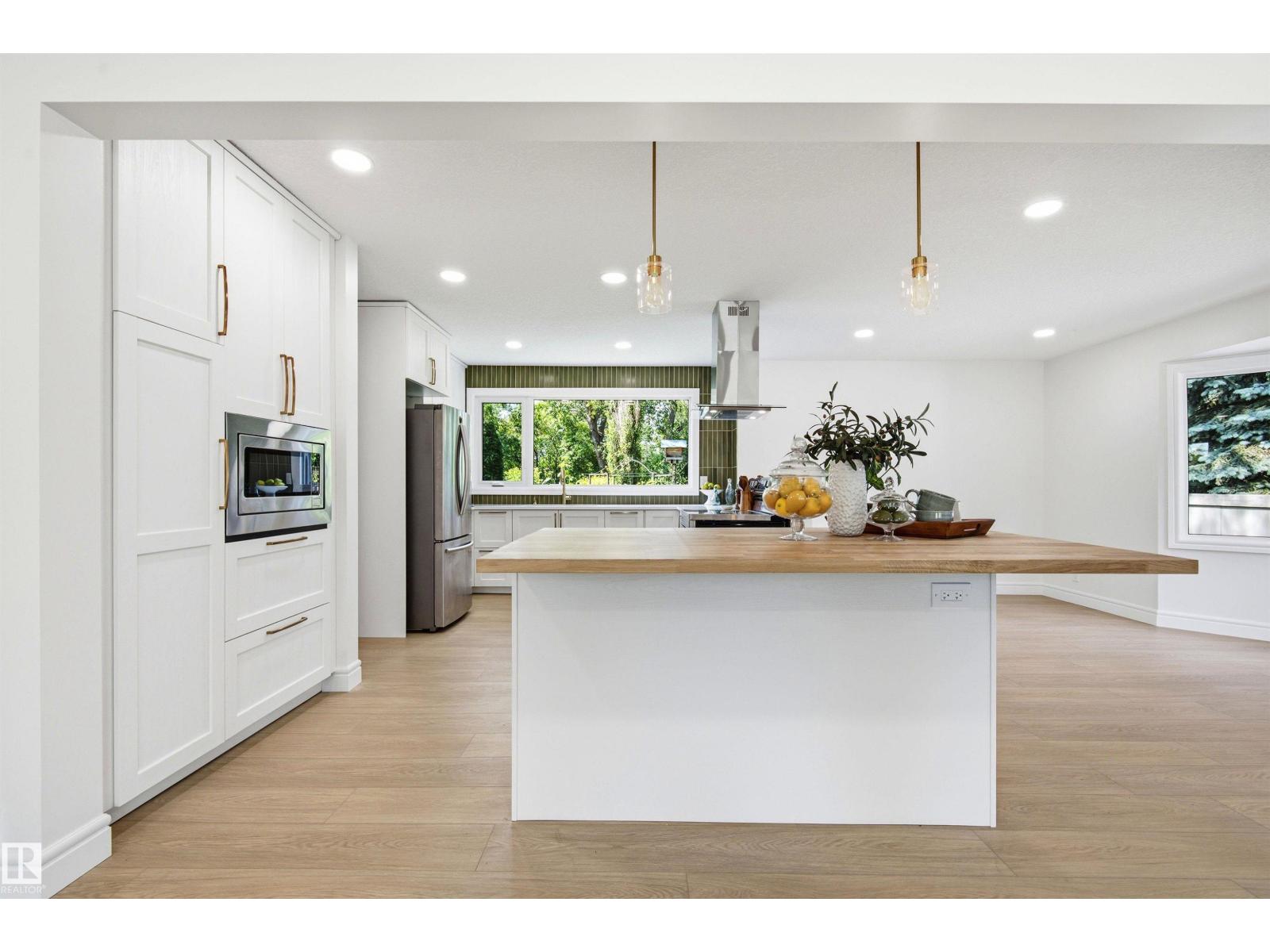 14335 47 AV NW - 3
