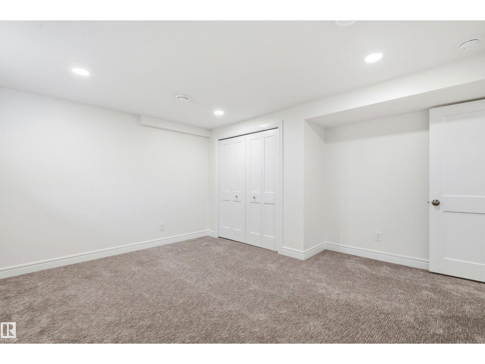14335 47 AV NW - 52
