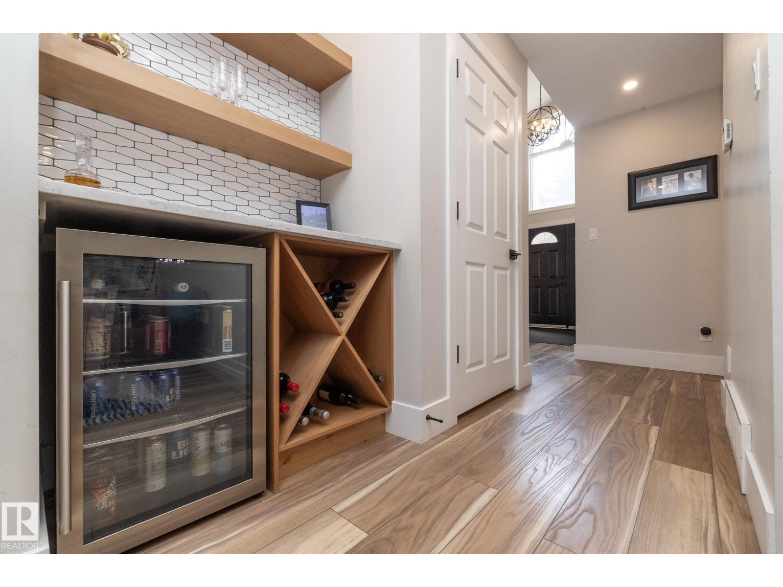 808 HEPBURN AV NW - 17