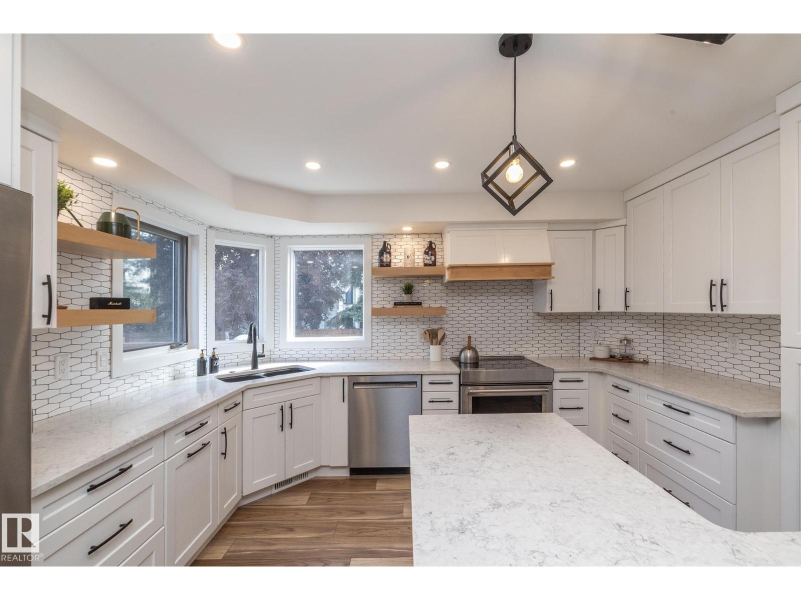 808 HEPBURN AV NW - 21