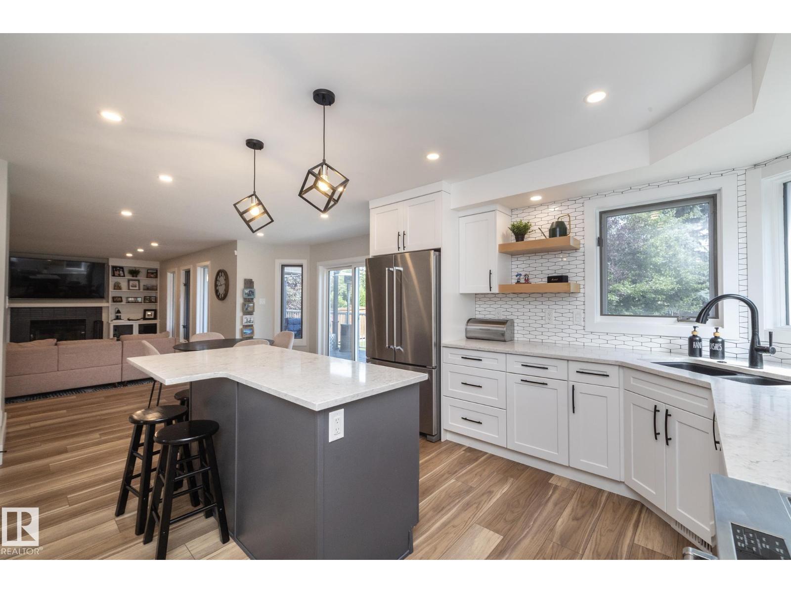 808 HEPBURN AV NW - 24