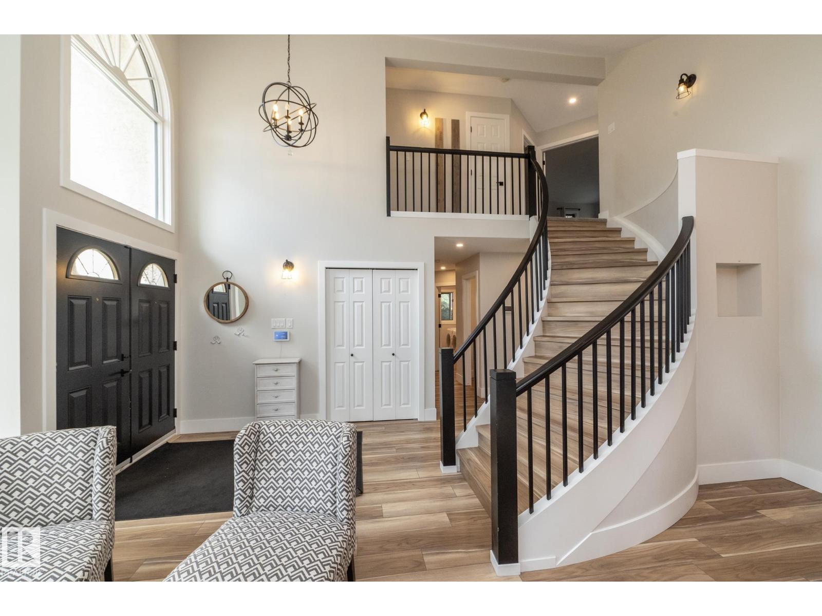 808 HEPBURN AV NW - 3