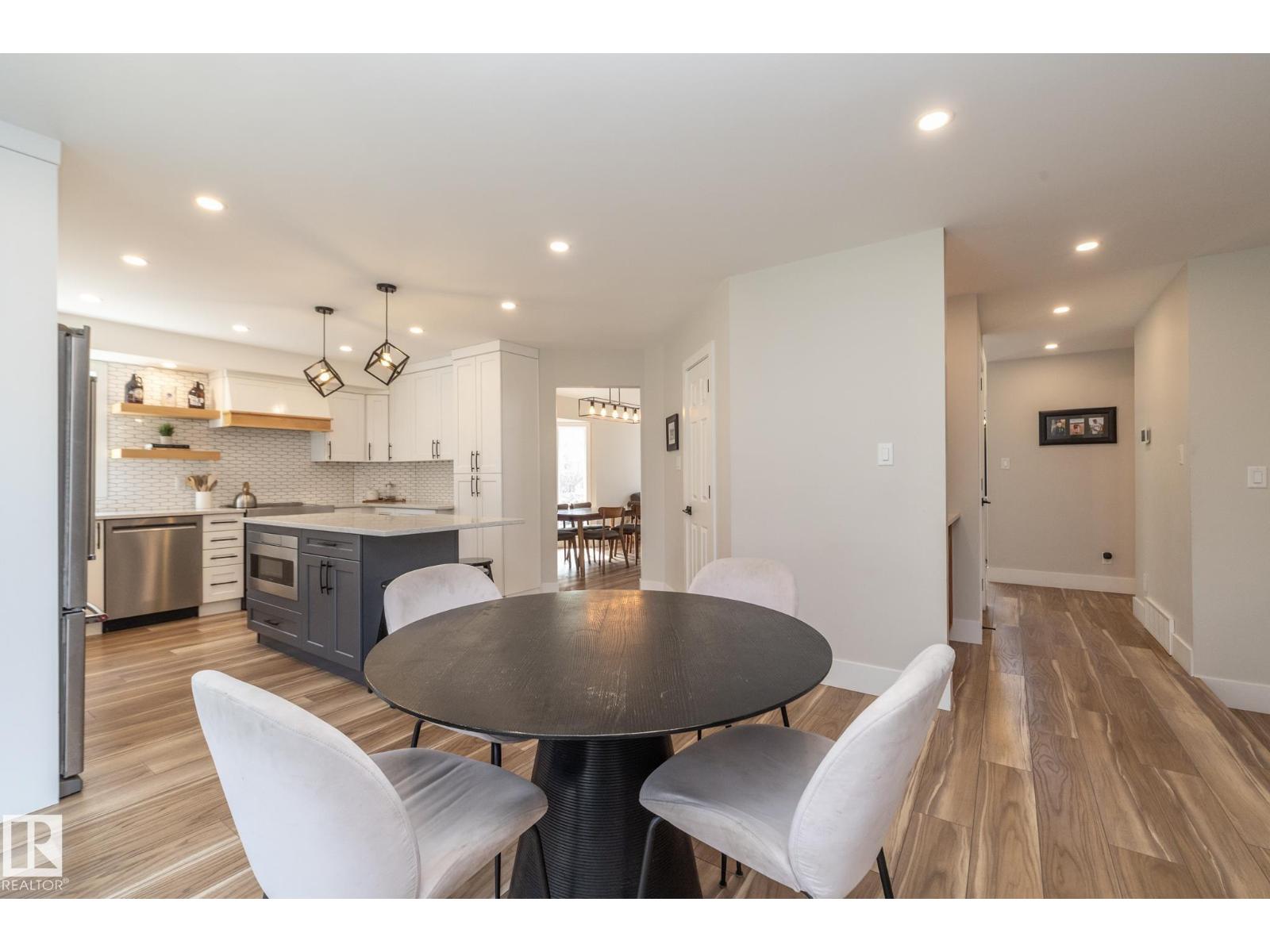 808 HEPBURN AV NW - 34