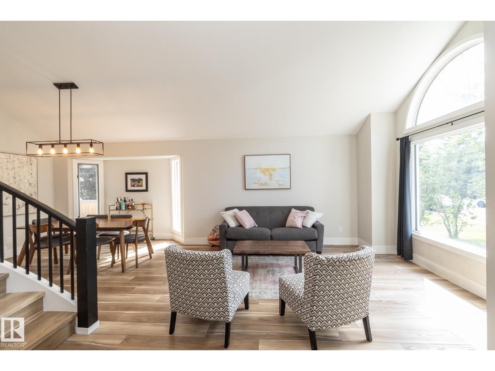 808 HEPBURN AV NW - 4