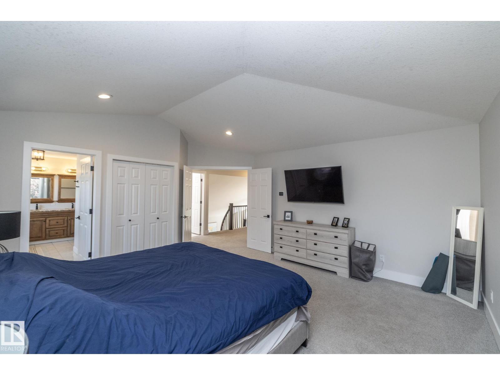 808 HEPBURN AV NW - 44