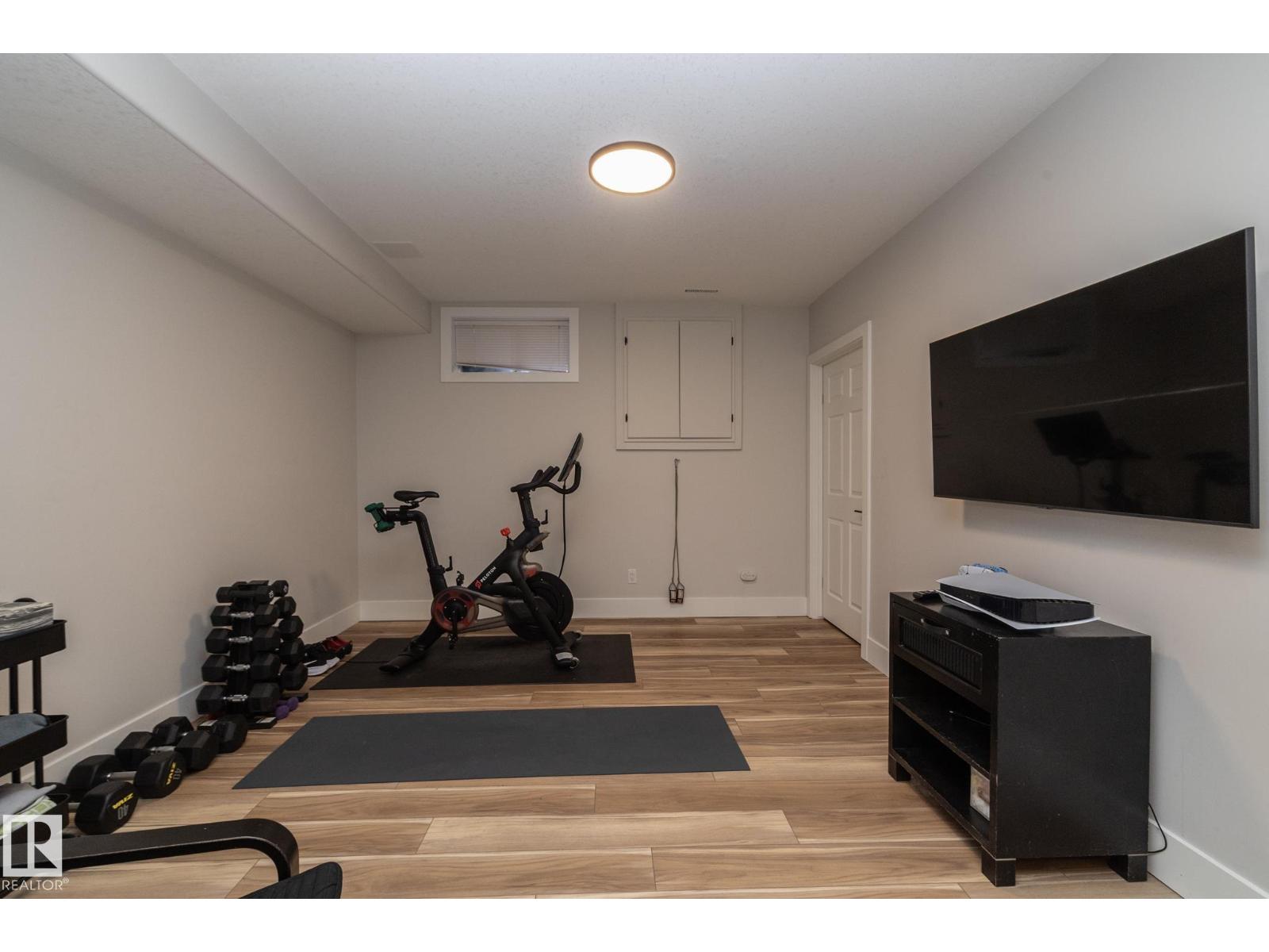 808 HEPBURN AV NW - 52
