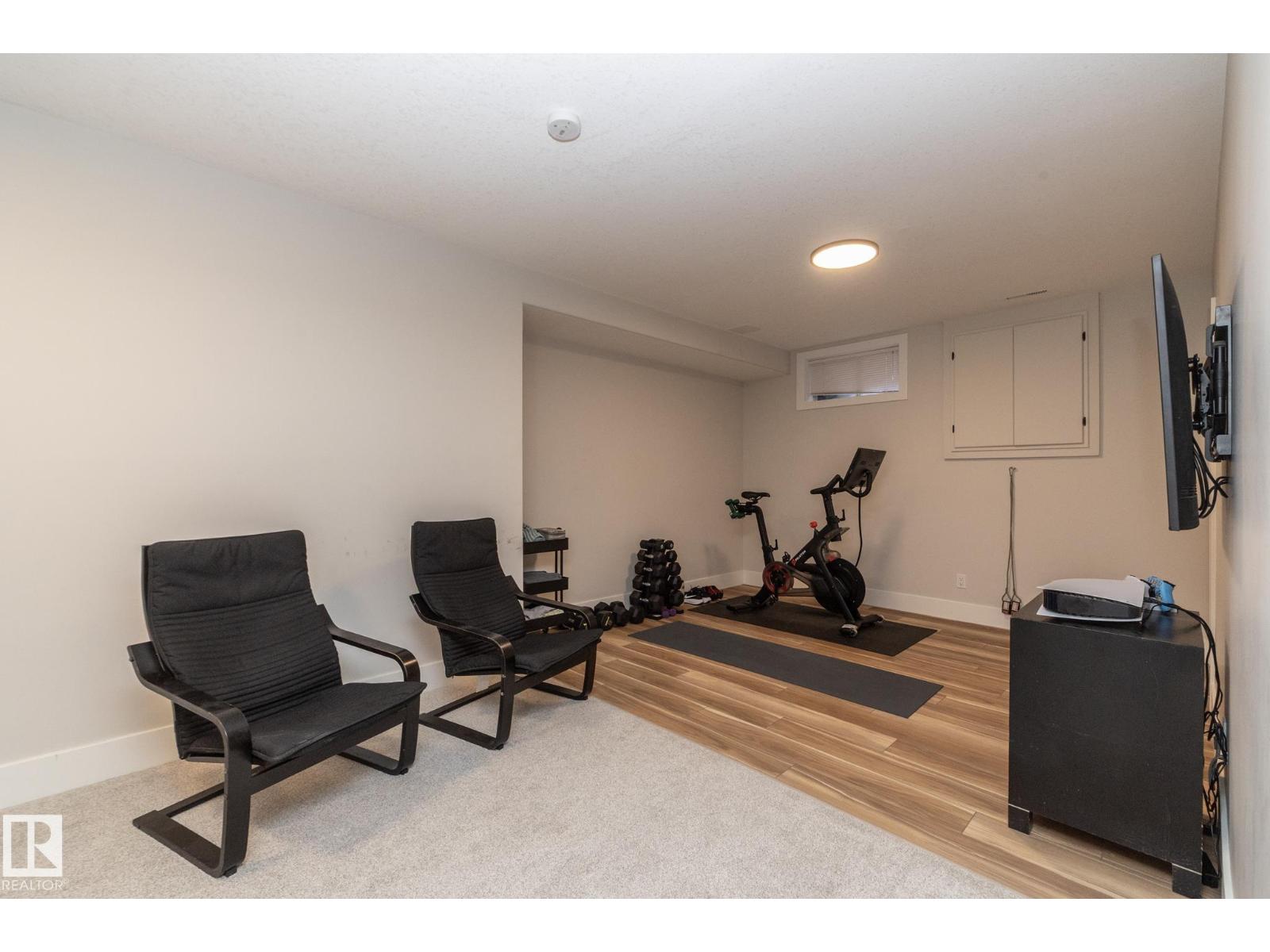808 HEPBURN AV NW - 51